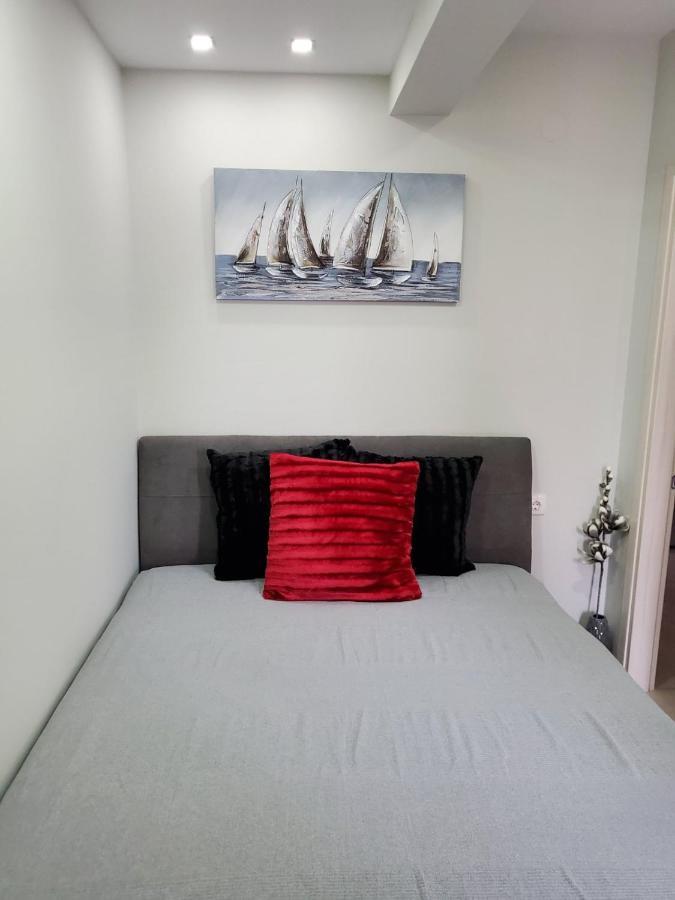 M & M Red Luxury Apartment Paralia Katerinis Ngoại thất bức ảnh